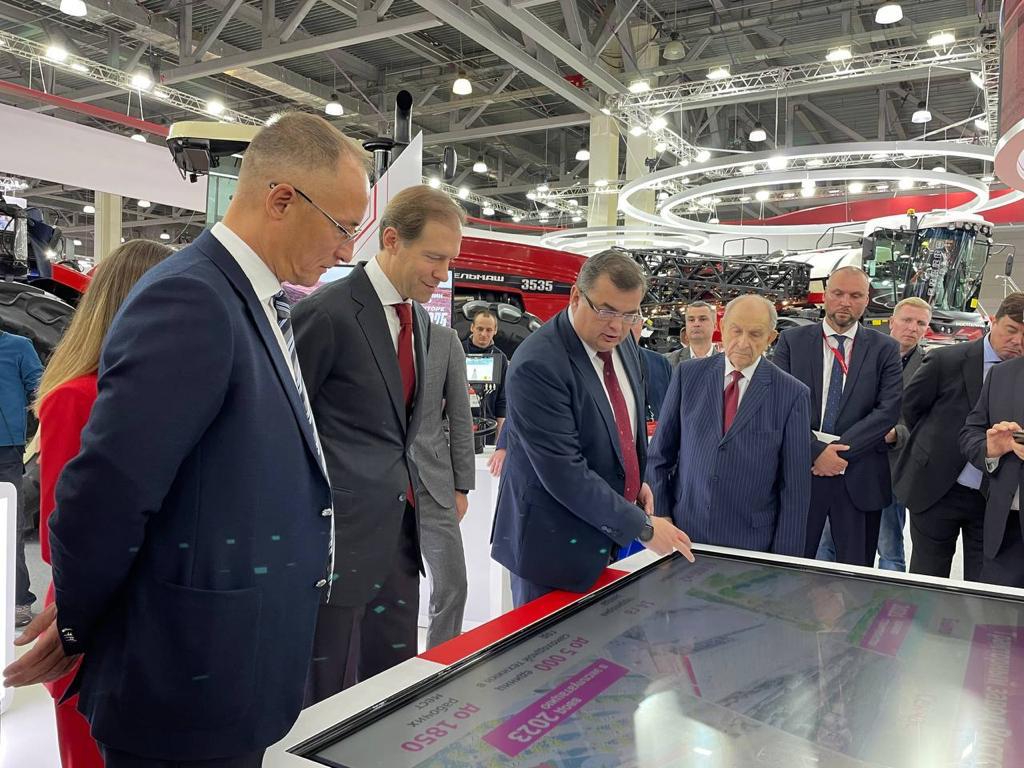 АГРОСАЛОН, сельхозтехника, 2022, Москва, ПТЗ, Кировец, Ростсельмаш, комбайн, трактор