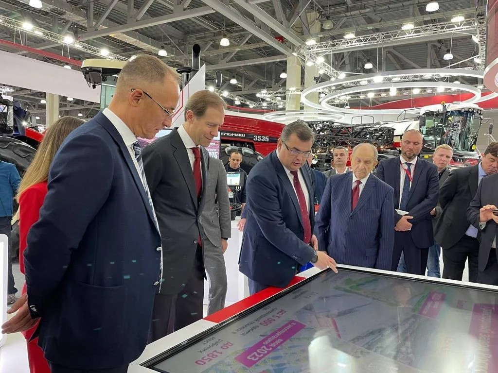 АГРОСАЛОН, сельхозтехника, 2022, Москва, ПТЗ, Кировец, Ростсельмаш, комбайн, трактор