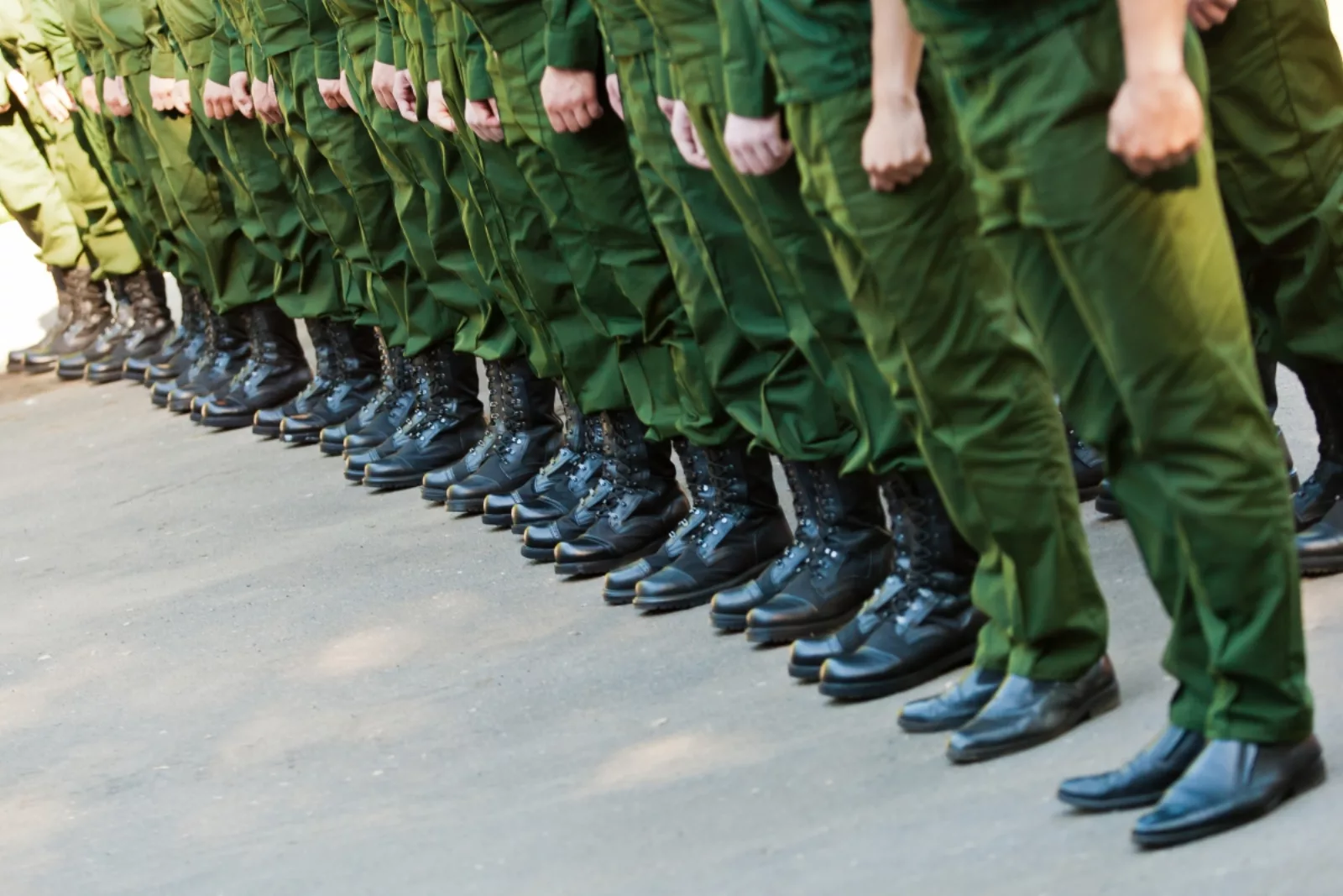 лишение свободы, военное положение, период мобилизации, военное время, совершение преступления, Добровольная сдача