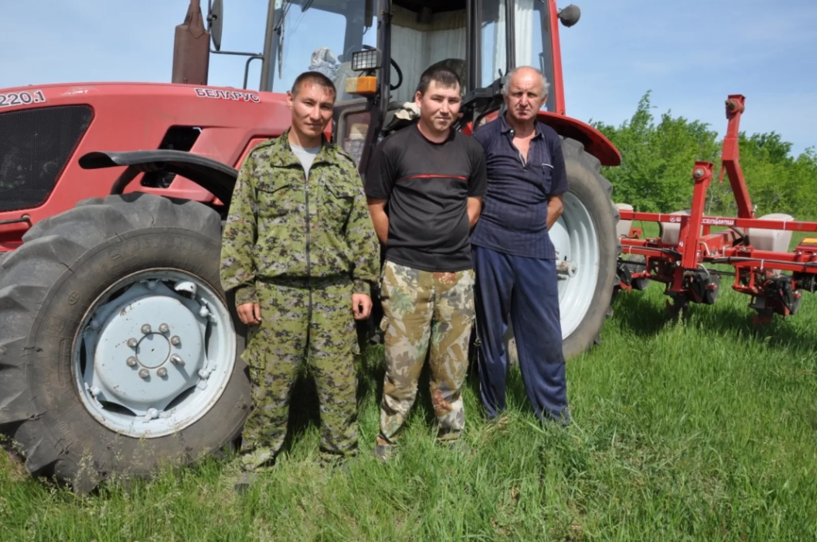 ООО «Мадис Агро»,ОАО «Саратовагропромкомплект»,ЗАО «Агротехснаб»,ООО «Аграрий»,ООО «Агротехника»,ЗАО «Агросоюз-Маркет»